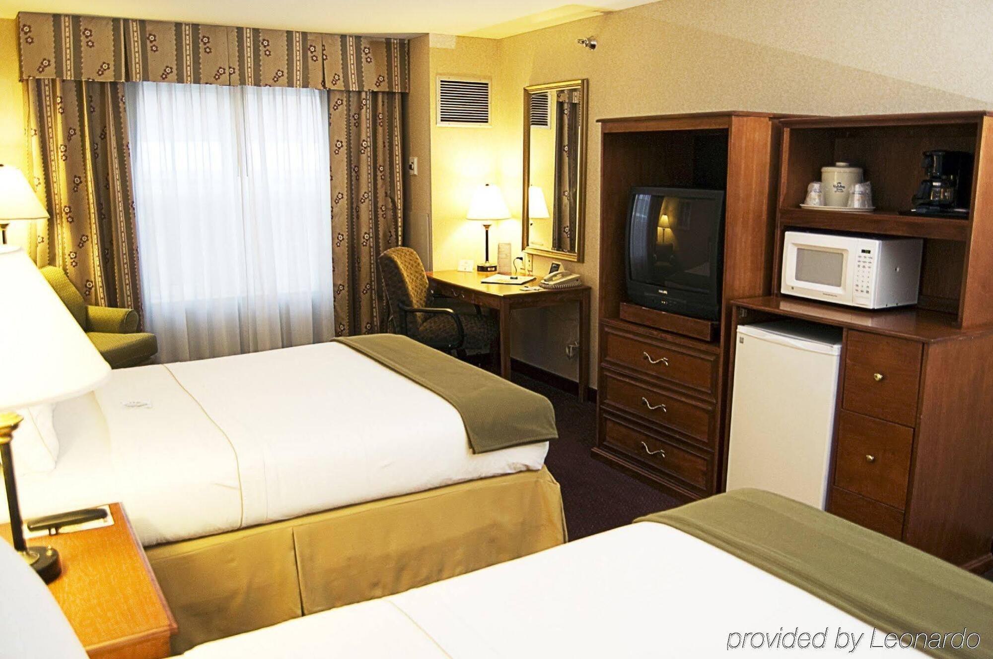 Holiday Inn Express Hotel & Suites White River Junction By Ihg Exterior foto